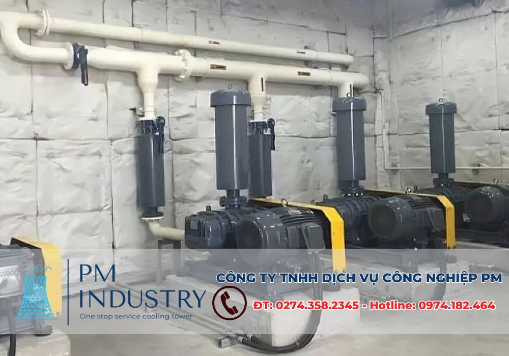 Với khả năng tạo dòng khí đều, liên tục và khuếch tán oxy xuống các tầng nước, máy thổi khí giúp nuôi dưỡng hệ vi sinh, thúc đẩy quá trình phân hủy chất hữu cơ và nâng cao chất lượng nước sau xử lý.